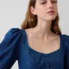 Vestido mini de denim con mangas abullonadas y escote corazón