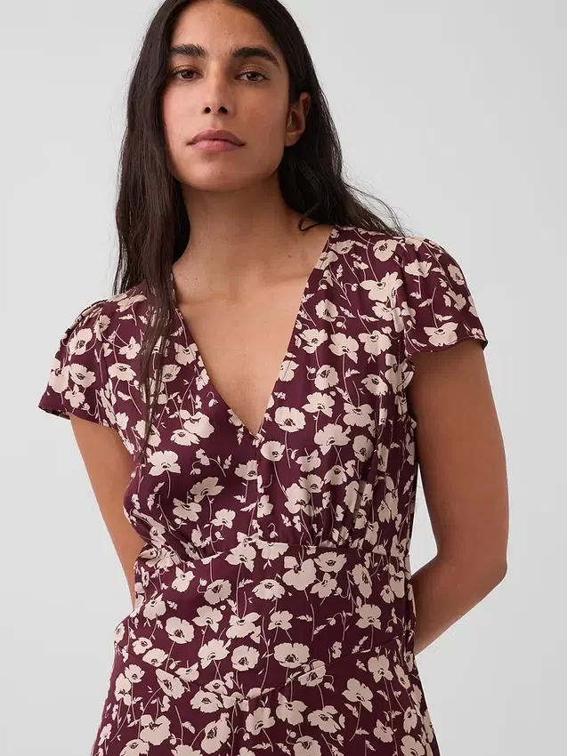 Vestido mini estampado con cuello en V