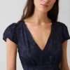 Vestido mini estampado con cuello en V