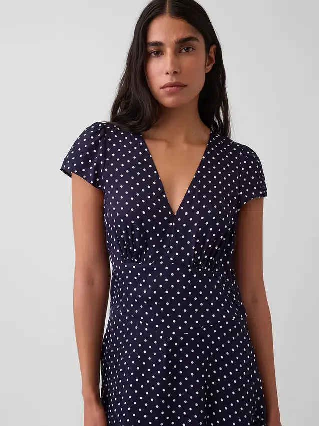 Vestido mini estampado con cuello en V
