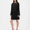 Vestido mini recto con cuello barco