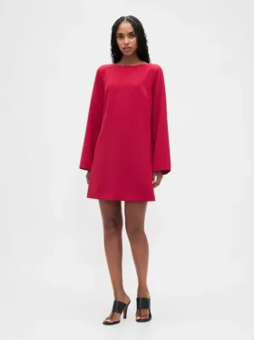 Vestido mini recto con cuello barco