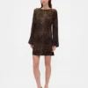 Vestido mini recto con cuello barco