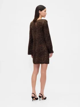 Vestido mini recto con cuello barco