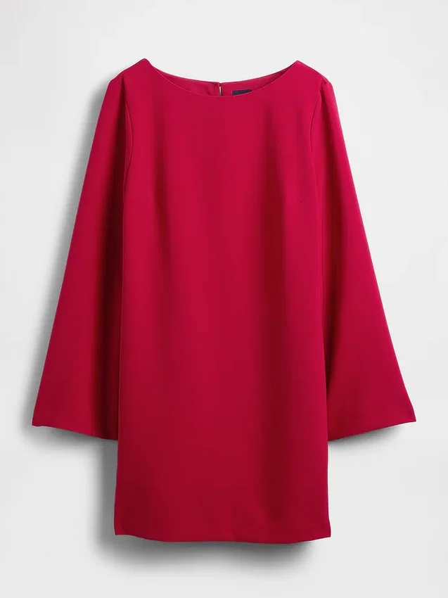 Vestido mini recto con cuello barco
