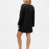 Vestido mini recto con cuello barco