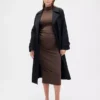 Vestido premamá moderno de cuello alto