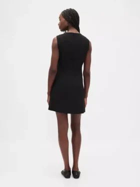 Vestido recto mini de cuello alto