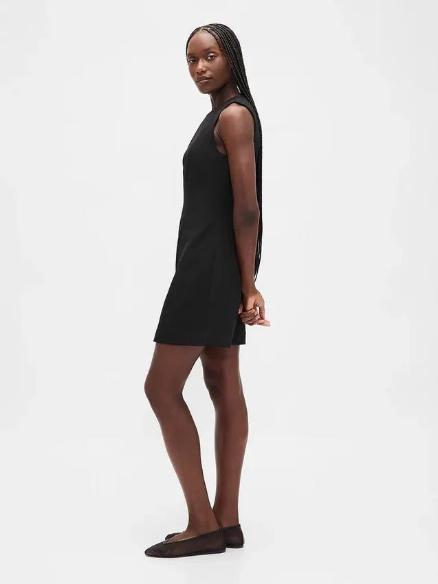 Vestido recto mini de cuello alto