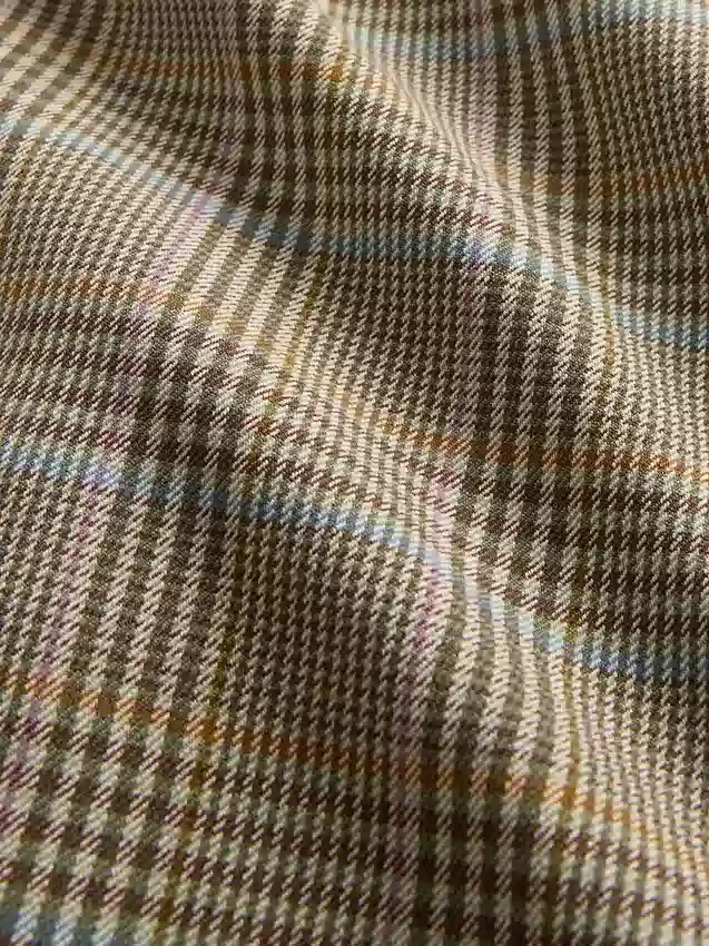 Vestido recto mini de cuello alto