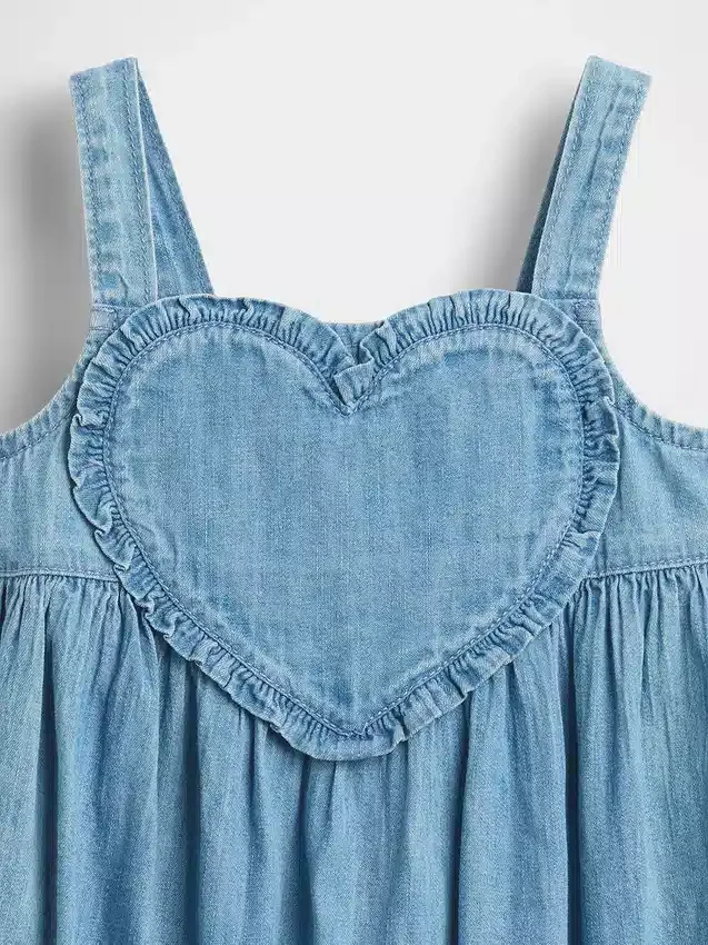 Vestido sin mangas con corazón de denim para bebés y niños pequeños