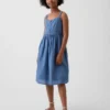 Vestido sin mangas de largo medio para niña