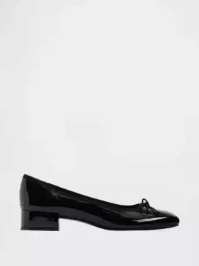Zapatos de tacón de charol vegano